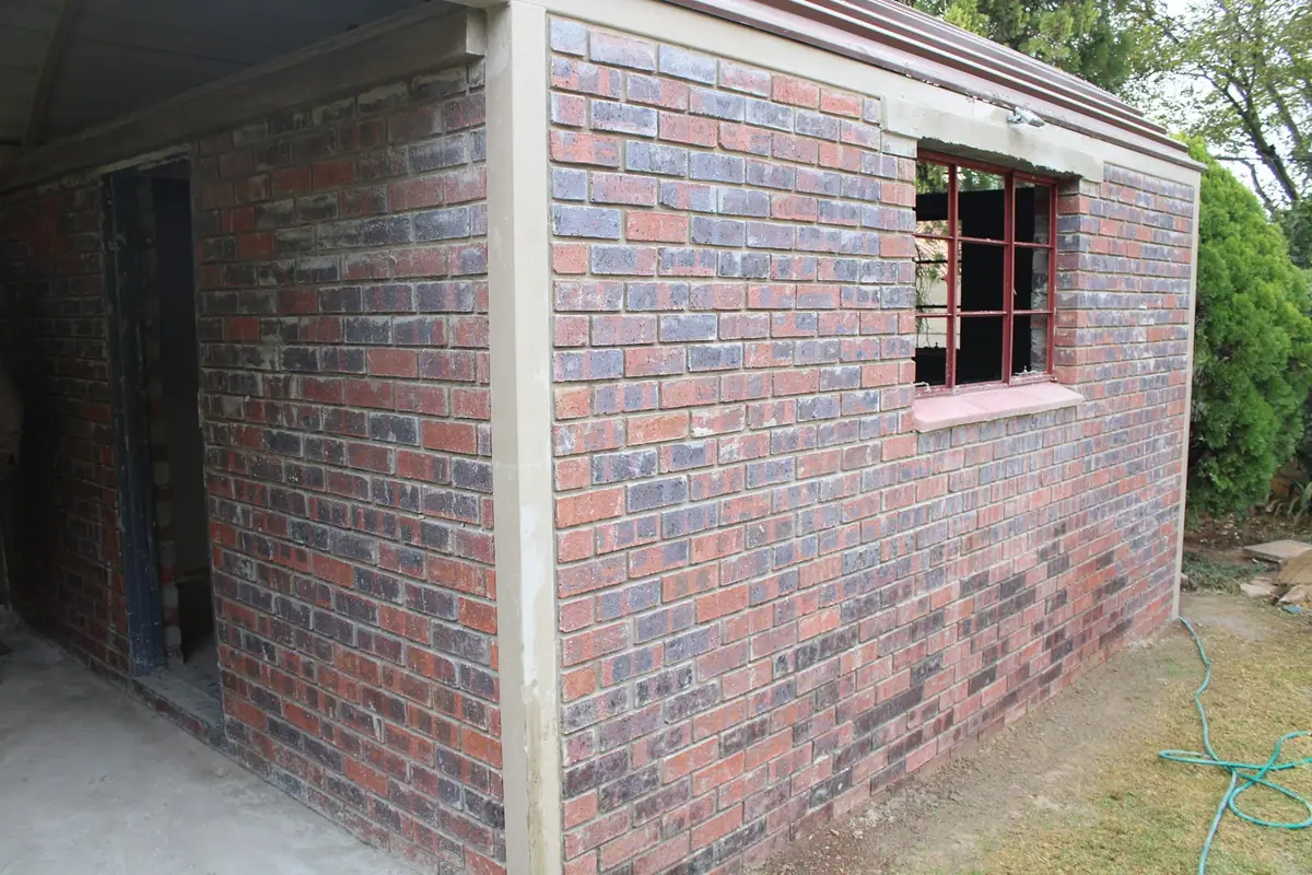 Face-brick cottage by Ri-Han Construction, photo 2