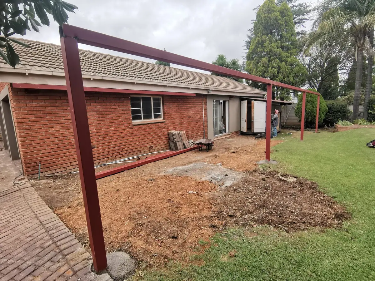 Curved patio cover by Ri-Han Construction, photo 2