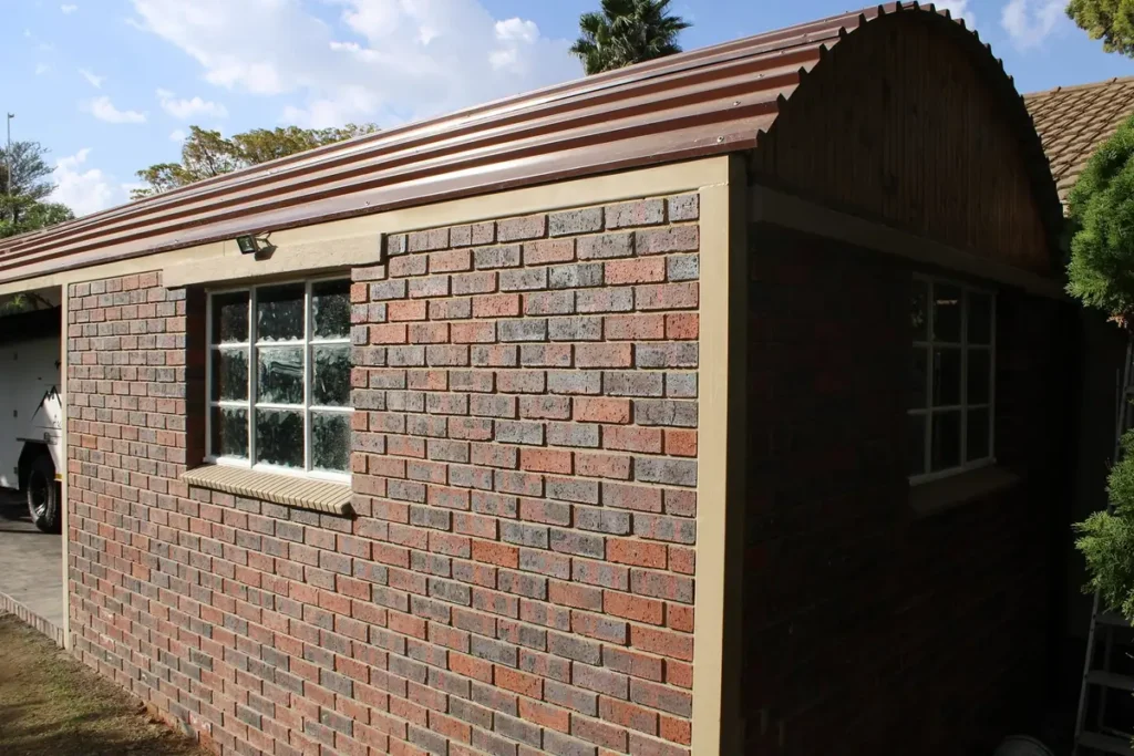 Face-brick cottage by Ri-Han Construction, photo 1