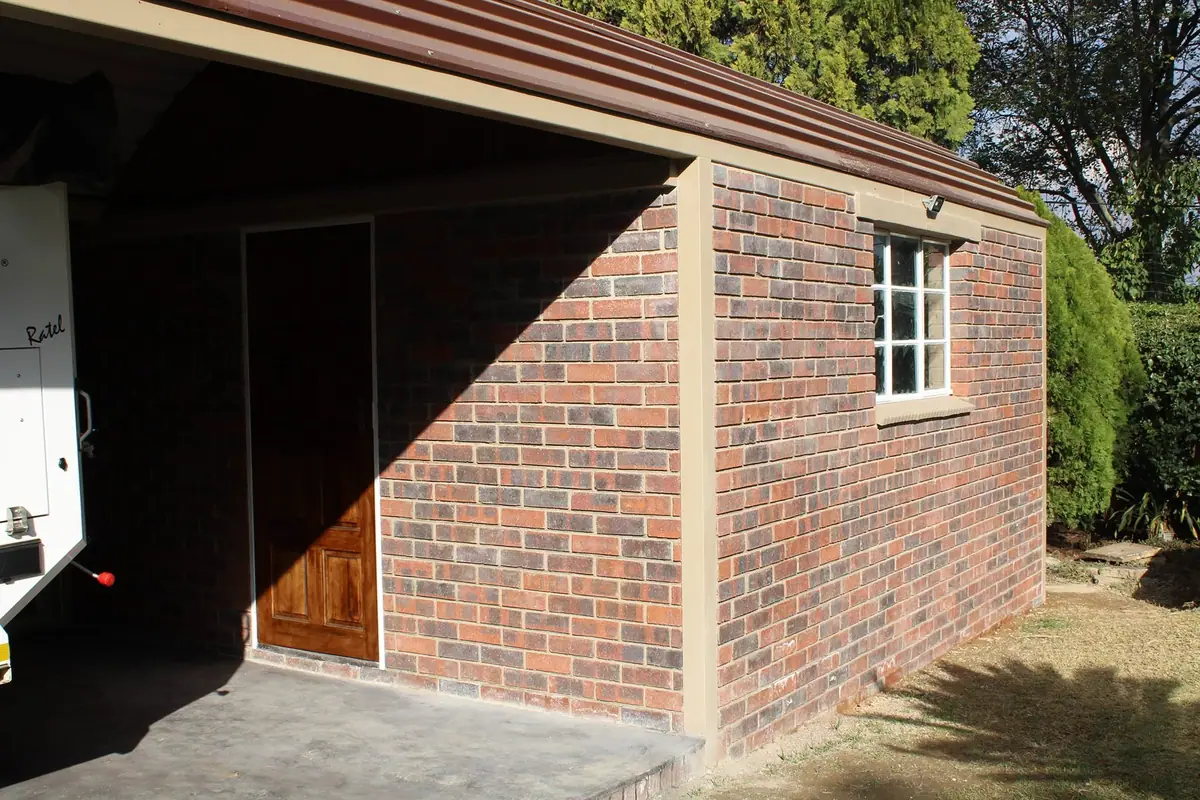 Face-brick cottage by Ri-Han Construction, photo 3