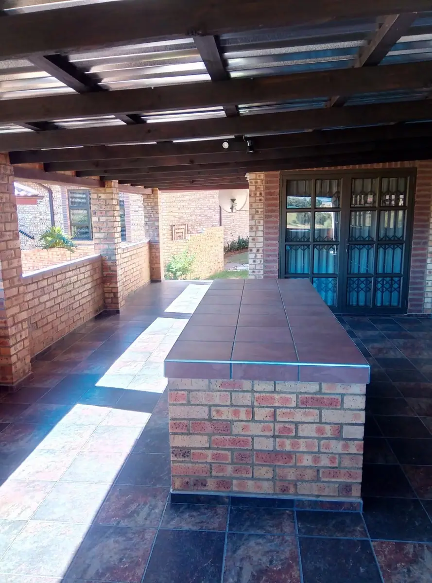 Braai and entertainment room by Ri-Han Construction, photo 3