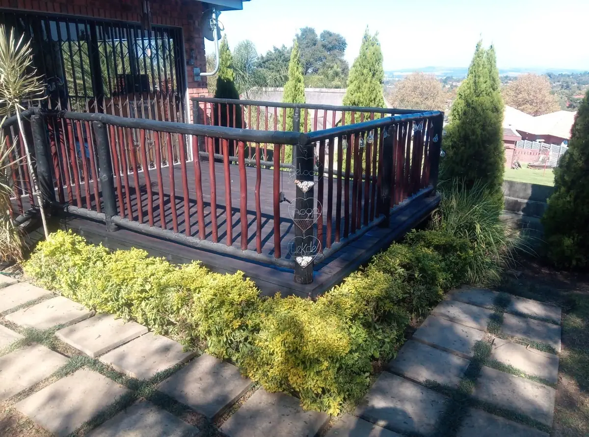 Raised timber deck by Ri-Han Construction, photo 1