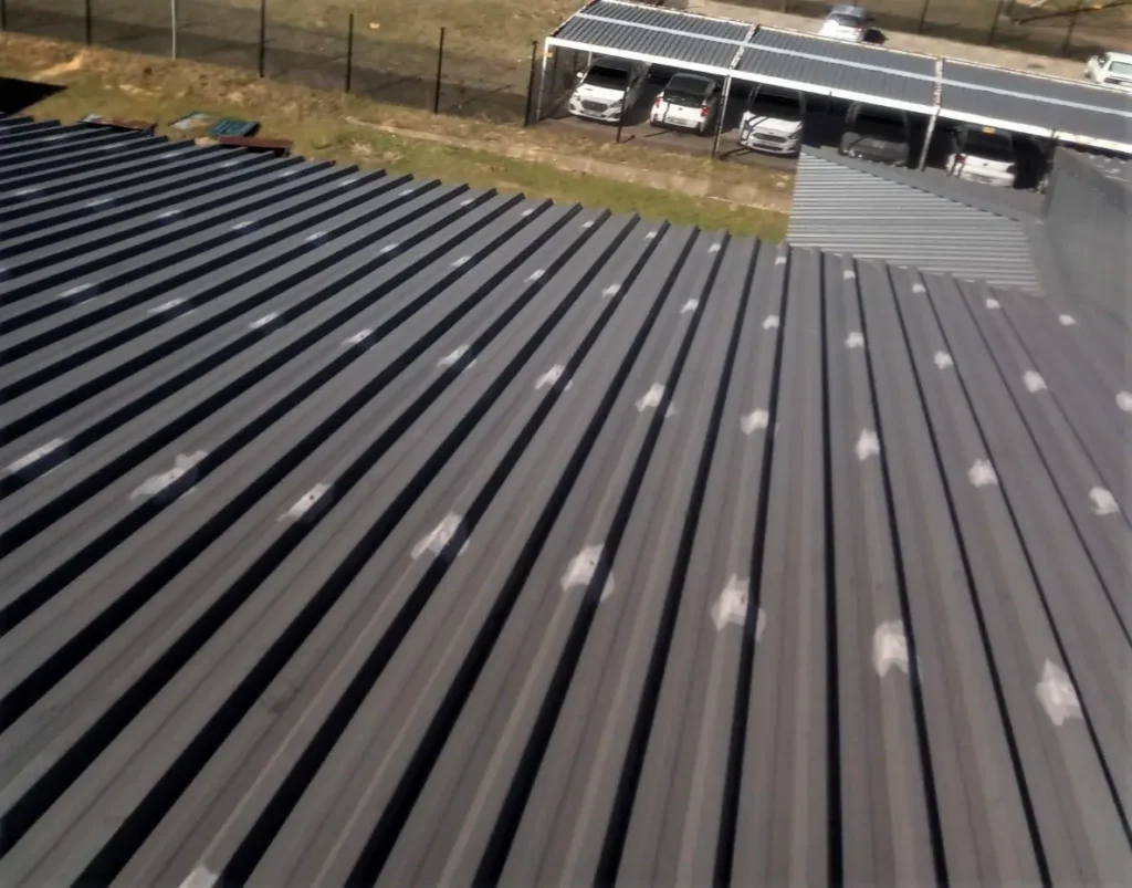 Commercial roof repairs by Ri-Han Construction, photo 1
