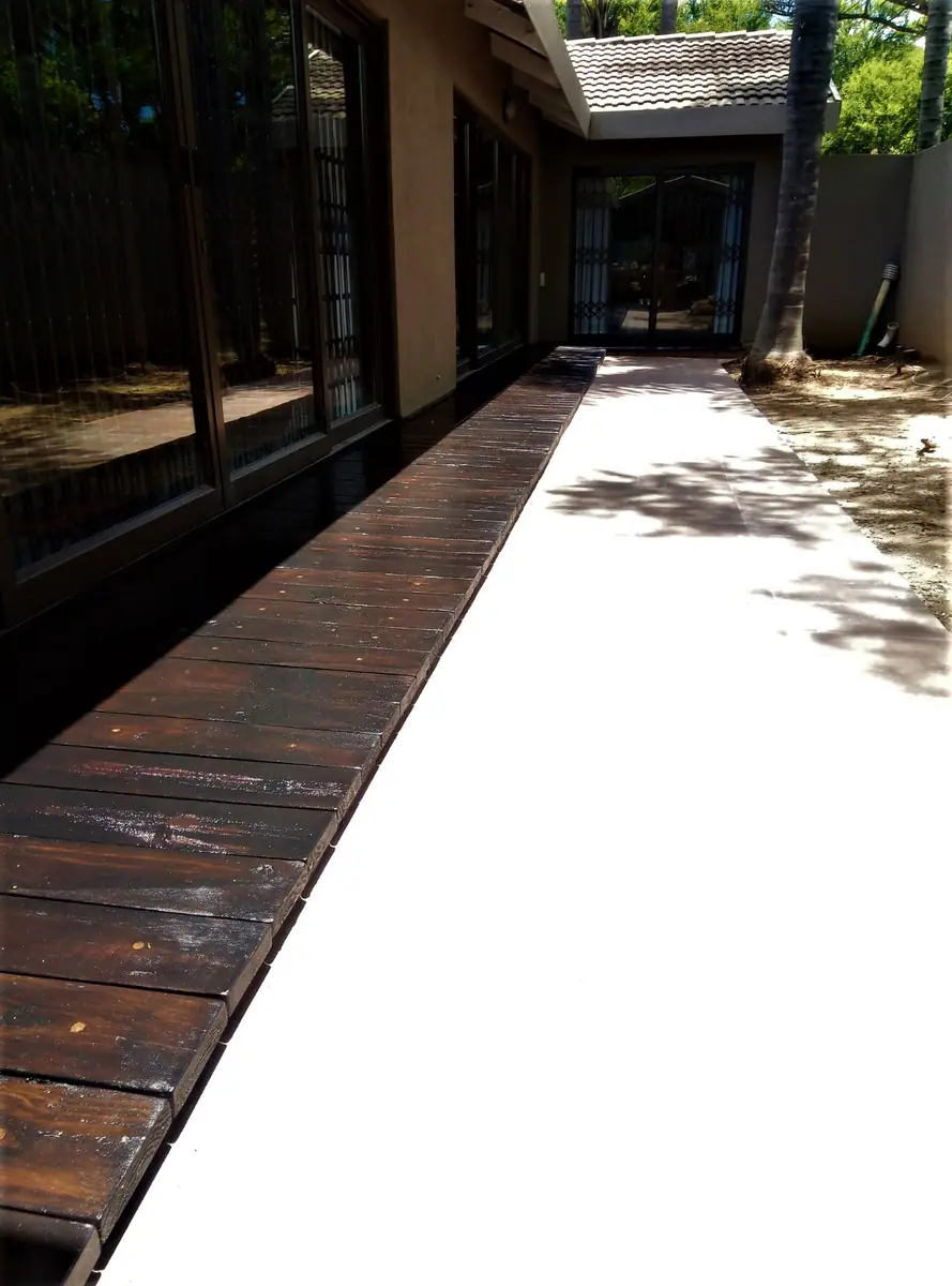 Timber walkway by Ri-Han Construction, photo 1