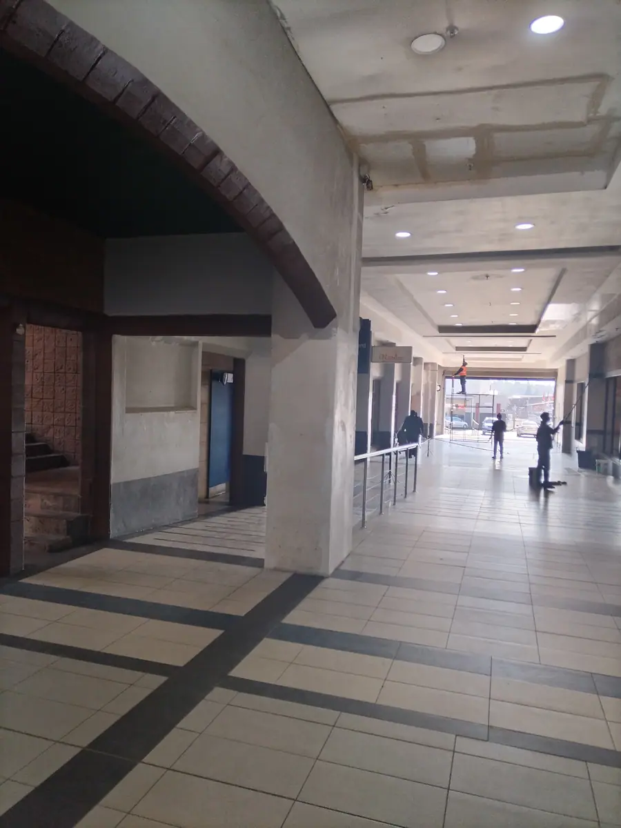 Shopping centre maintenance by Ri-Han Construction, photo 1