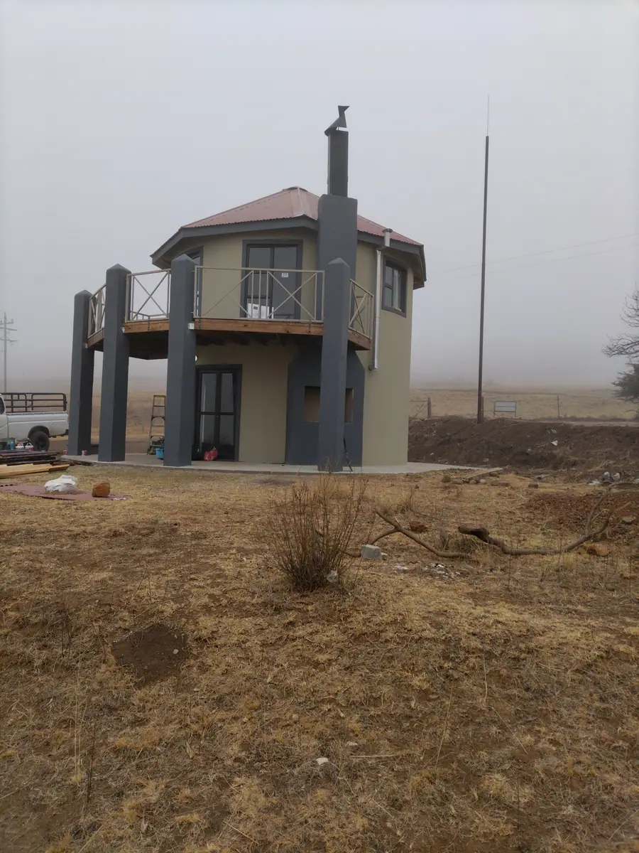 Round tower house by Ri-Han Construction, photo 1