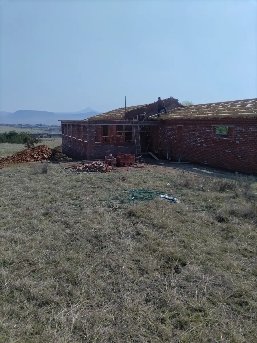 New face-brick home by Ri-Han Construction, photo 8